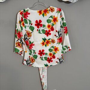NWOT Ladies Summer Casual Floral Cute Deep V Neck 3/4 Bell Sleeve Front Tie